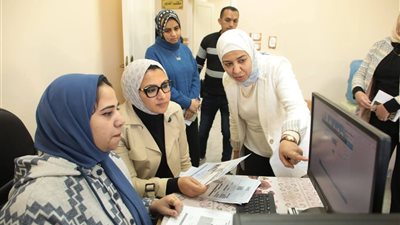 نائب محافظ الوادي الجديد تتابع سير منظومة العمل بمركز البنية المعلوماتية المكانية