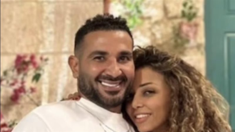 أحمد سعد وزوجته 