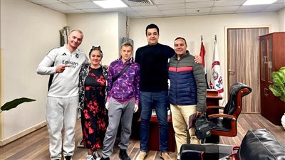 أسرة أوكرانية تشيد بمستوى الخدمة الطبية في مستشفى المنصورة التخصصي بالدقهلية