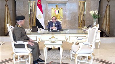 الرئاسة في أسبوع.. السيسي يهنئ الشعب المصري بالعام الميلادي الجديد.. يستقبل وزير الدفاع والإنتاج الحربي.. ويشهد اختبارات كشف الهيئة لحاملي درجة الدكتوراه من دعاة وزارة الأوقاف