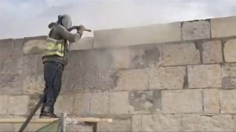 ترميم سور مجري العيون
