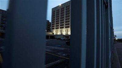 غير نظيف ويضم مشاهير ومختلط للرجال والنساء، شاهد السجن الذي سيحتجز به مادورو