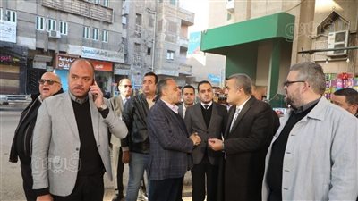 هبوط مفاجئ بكوبري الصاغة بالزقازيق ومحافظ الشرقية يقود تحركا عاجلا لتأمين المواطنين (صور)