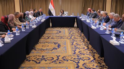 وزيرة التضامن تكلف المديريات بالتحرك الفوري لرصد حالات الأطفال والكبار بلا مأوى 