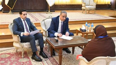 علاج علي نفقة الدولة وفرص عمل في لقاء محافظ الفيوم بالمواطنين 