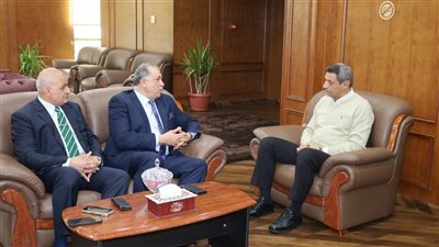 تفاصيل لقاء نقيب المحامين ومحافظ السويس