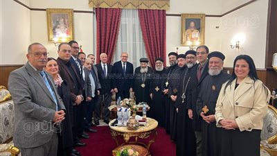 رئيس غرفة بورسعيد يترأس وفدًا لتقديم التهنئة للأخوة المسيحيين بمناسبة عيد الميلاد المجيد (صور )