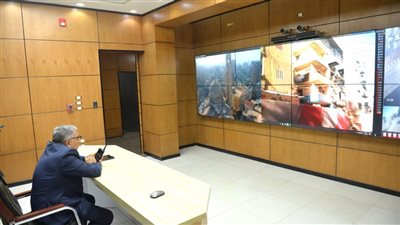 محافظ الدقهلية يتابع عبر الشبكة الوطنية أعمال النظافة ورفع الإشغالات بمحيط الكنائس 