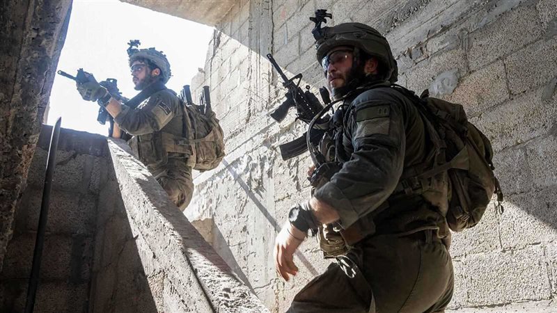 جنود إسرائيليون داخل