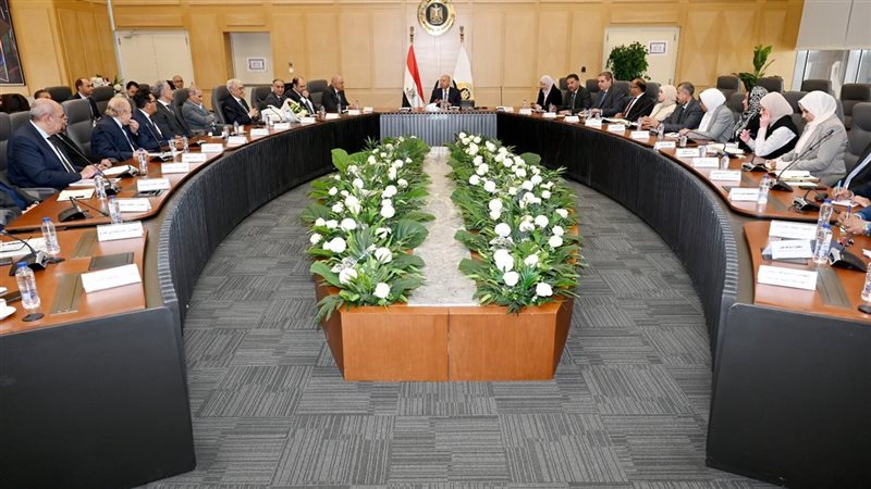 لقاء وزير الصناعة