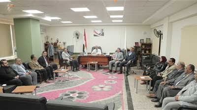 مراجعات نهائية للشهادة الإعدادية استعدادًا لامتحانات نصف العام بالوادي الجديد