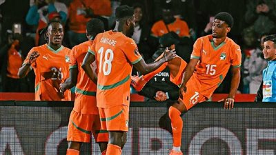 أسطورة منتخب كوت ديفوار يقيم منتخب مصر ويحذر الأفيال من هذا الثنائي (فيديو)