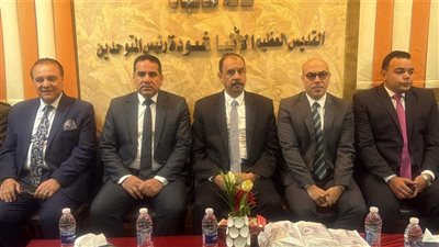 محافظ سوهاج يشارك أطفال 