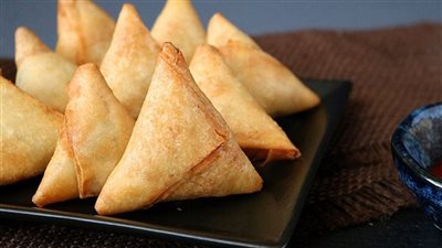 سمبوسة في الفرن بحشوات مختلفة، بديل صحي ولذيذ للمقليات