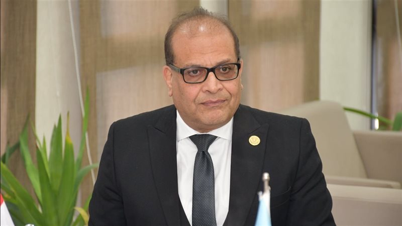 الدكتور عادل حسن