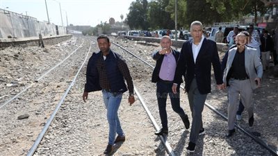 إعادة فتح نقطة عبور بخط السكة الحديد بجوار مزلقان السيل القديم بأسوان 