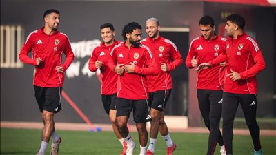 محاضرة فنية وتدريبات بدنية في مران الأهلي استعدادا لمباراة فاركو