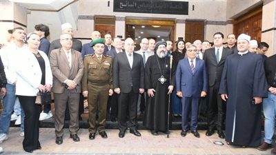 محافظ الدقهلية ومدير الأمن بكنيسة السيدة العذراء والملاك ميخائيل للتهنئة بعيد الميلاد