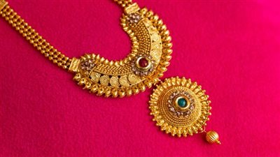 الذهب يلتقط أنفاسه، استقرار أسعار المعدن الأصفر وسط ترقب تحركات السوق