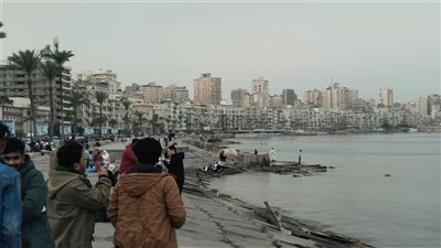 سماء ملبدة بالغيوم في الإسكندرية ورفع حالة الطوارئ (فيديو)