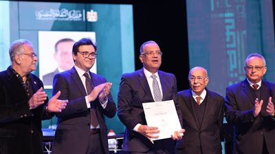 وزير الثقافة يكرّم الكاتب الصحفي الدكتور محمود مسلم في عيد الثقافة الثاني