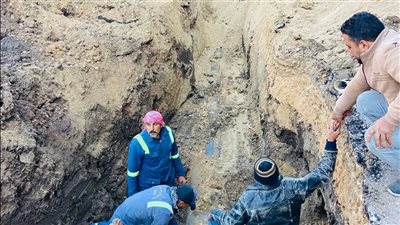 بعد 18 ساعة عمل، الانتهاء من صيانة خط مياه ليسا الجمالية في الدقهلية (صور)