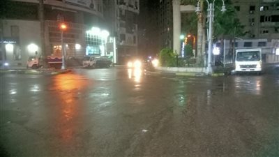 رياح شديدة وأمطار غزيرة ورفع حالة الطوارئ، نوة الفيضة الكبرى تضرب الإسكندرية 