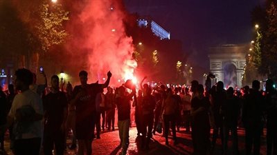 فرنسا تهدد بسحب تصاريح الإقامة من الأجانب حال الاحتفالات الجماعية بكأس أمم أفريقيا