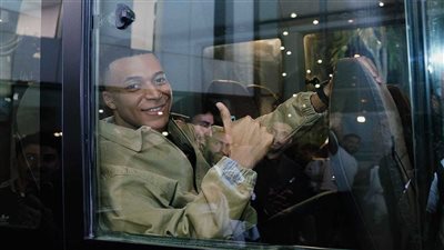 مبابي يصل إلى جدة للمشاركة في 