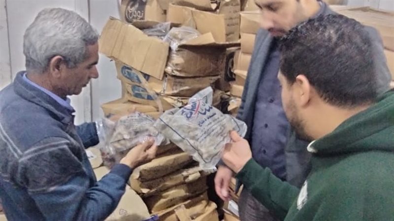ضبط سلع غذائية فاسدة