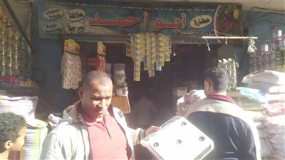 رفع 655 مخالفة إشغالات وضبط باعة جائلين وإزالة إعلانات في حملة أمنية مكبرة بإمبابة (صور)