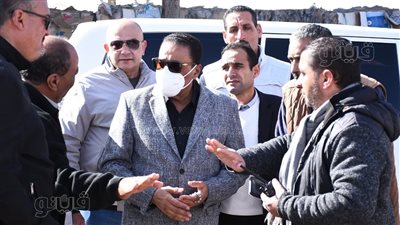 محافظ مطروح يتابع تطوير مصنع تدوير القمامة بالكيلو 10  