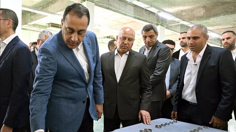 رئيس الوزراء يفتتح
