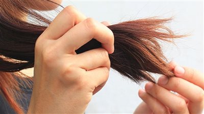  بدون زيوت ثقيلة، روتين بسيط لحماية الشعر من الجفاف