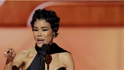 نوبة بكاء لـ تيانا تايلور بعد فوزها بجائزة أفضل ممثلة مساعدة في جولدن جلوب (فيديو)