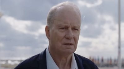 ستيلان سكارسجارد يحصد جائزة أفضل ممثل مساعد في جولدن جلوب