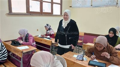 وكيل التعليم ببني سويف تتأكد من دخول الطلاب المنصة الإلكترونية لأداء الامتحانات