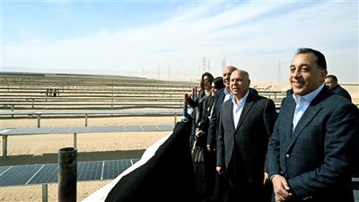 مدبولي يفتتح المرحلة الأولى من مشروع أوبيليسك للطاقة الشمسية بنجع حمادي 