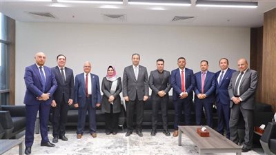 أيمن الشهابي يلتقي اللجنة المؤقتة لإدارة نادي دمياط الرياضي