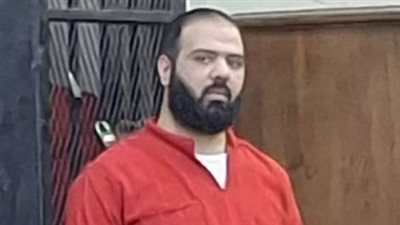 المتهم بقتل قهوجي مصر الجديدة يظهر ببدلة الإعدام