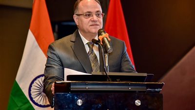 رئيس هيئة الدواء: السوق المصري يتمتع بفرص واعدة للاستثمار في الصناعات الدوائية