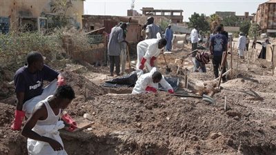 مقابر جماعية وحرق جثث واغتصاب، فارون من الفاشر يروون أهوالا ترتكبها مليشيا الدعم السريع