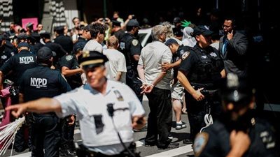 بعد مينيسوتا، ولاية إيلينوي تقاضي إدارة ترامب بسبب الاستخدام المفرط للقوة ضد السكان