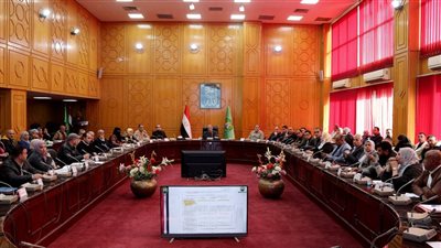 محافظ الإسماعيلية يتابع ملفي التقنين وتفعيل صندوق الشكاوى بالمراكز التكنولوجية