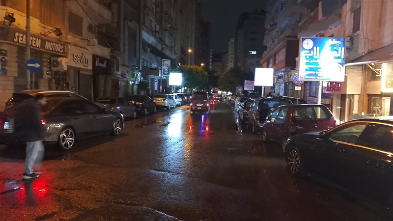سقوط الأمطار الغزيرة