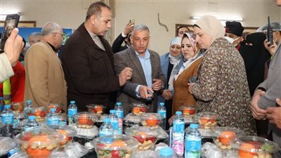 محافظ الإسماعيلية يتفقد مطبخ الخير بمركزي القصاصين والتل الكبير