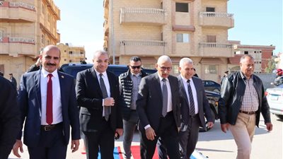 نائب رئيس القابضة يضع حجر أساس تطوير محطة رفع الصرف الصحي الرئيسية بالعريش