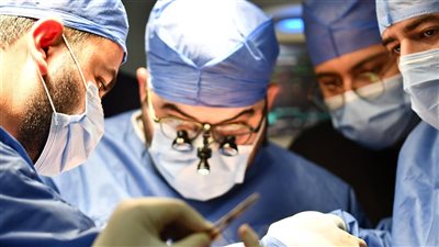 فريق طبي بمستشفى أجا بالدقهلية ينجح في إعادة بناء وجه مريض 