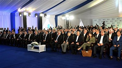 بدء التشغيل التجاري لمحطة البحر الأحمر لتداول الحاويات بميناء السخنة