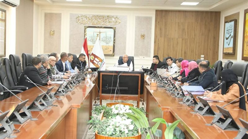 إجتماع محافظ الوادي